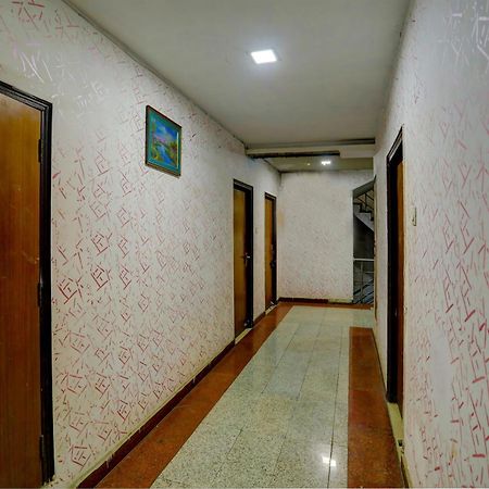 לקנאו Hotel Monarch Inn מראה חיצוני תמונה