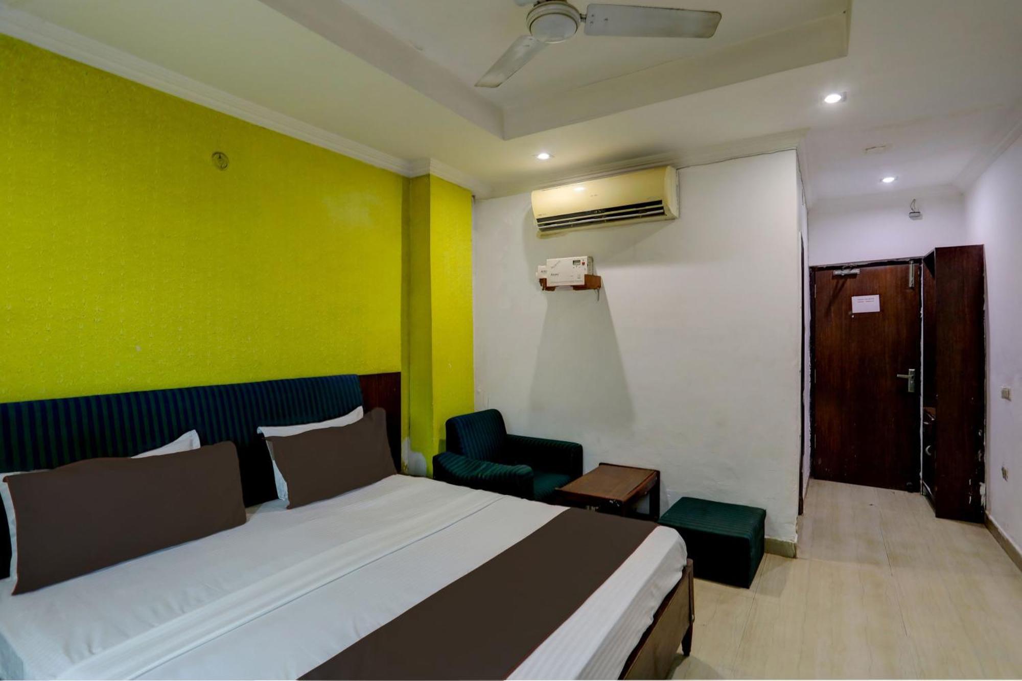 לקנאו Hotel Monarch Inn מראה חיצוני תמונה