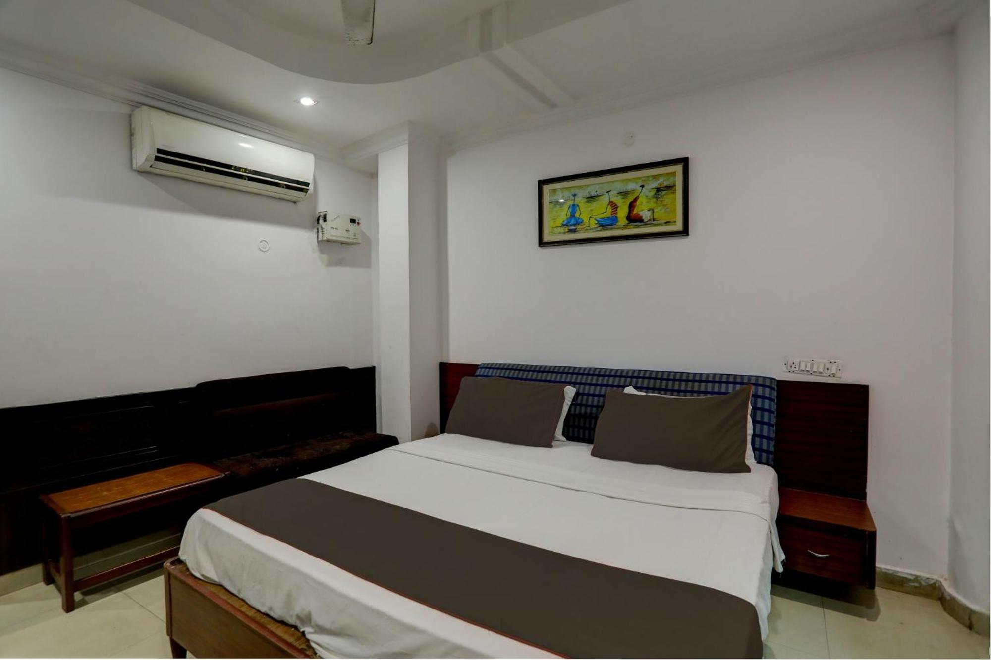 לקנאו Hotel Monarch Inn מראה חיצוני תמונה