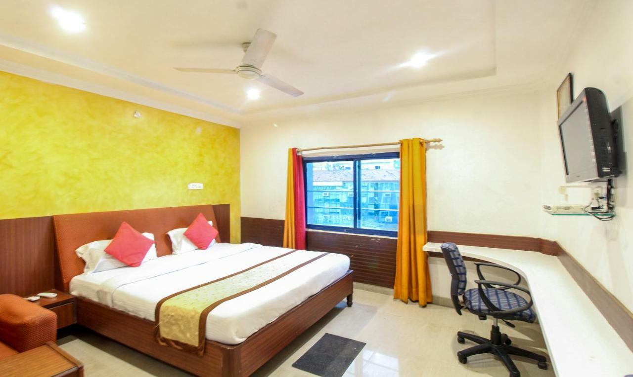 לקנאו Hotel Monarch Inn מראה חיצוני תמונה