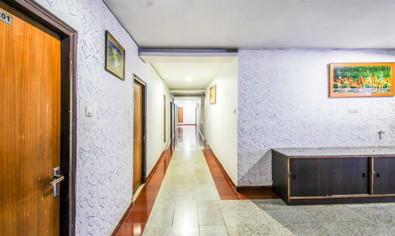 לקנאו Hotel Monarch Inn מראה חיצוני תמונה