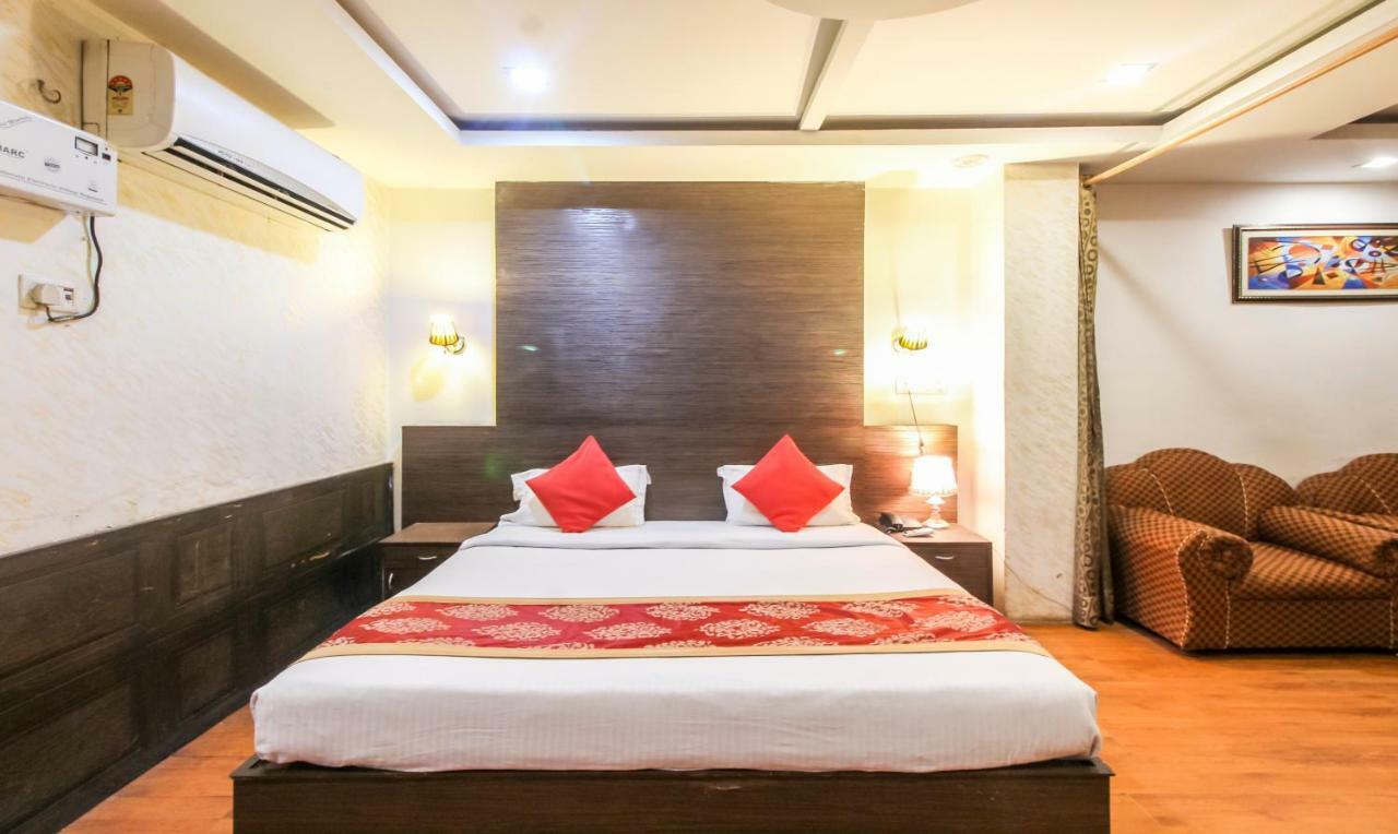 לקנאו Hotel Monarch Inn מראה חיצוני תמונה